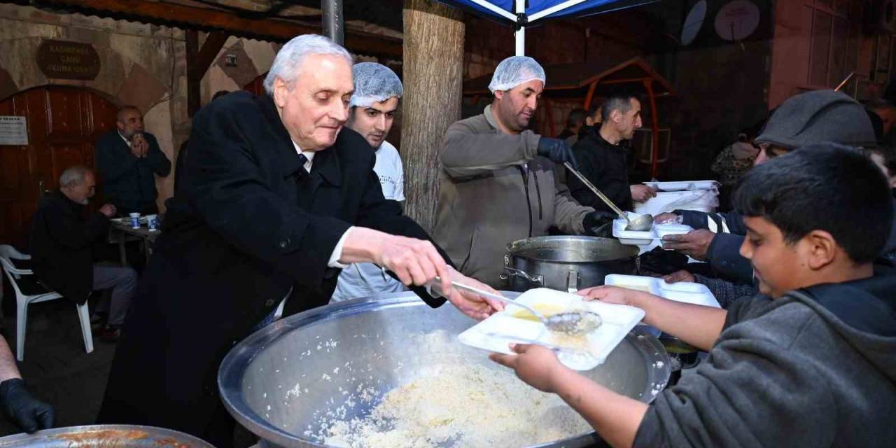 Bozüyük Belediyesi İftar Çadırında İlk Oruçlar Açıldı