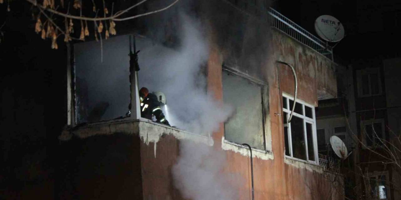Kayseri’de İkamette Çıkan Yangında 1 Kişi Dumandan Etkilendi