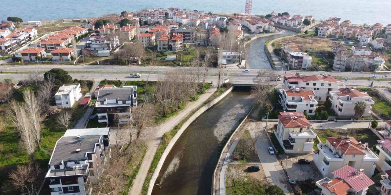 Bu Çayın İki Yakasındaki Komşular 3 Dakika Arayla Oruçlarını Açıyor