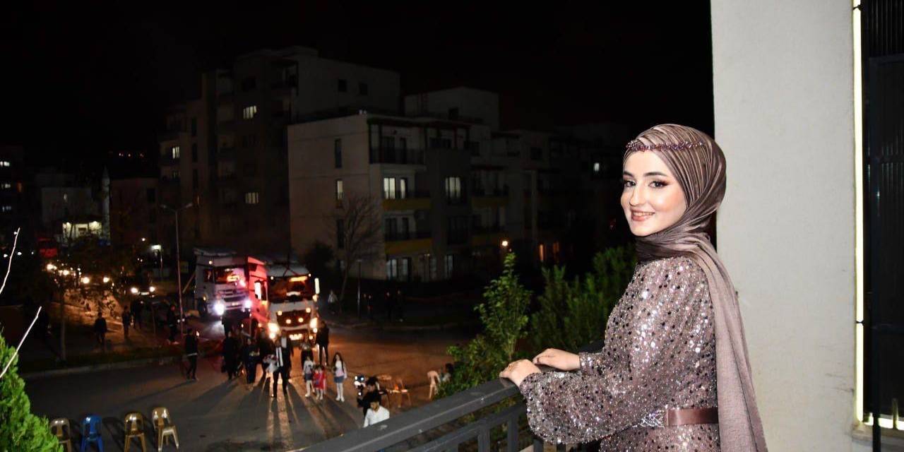 Bir Garip Kız İsteme Konvoyu: Genç Tır Şoförü Hayalini Gerçekleştirdi