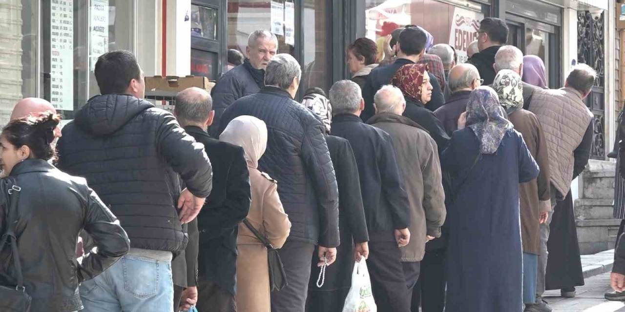 Pide Kuyruğu Değil, Kıyma Ve Et Kuyruğu