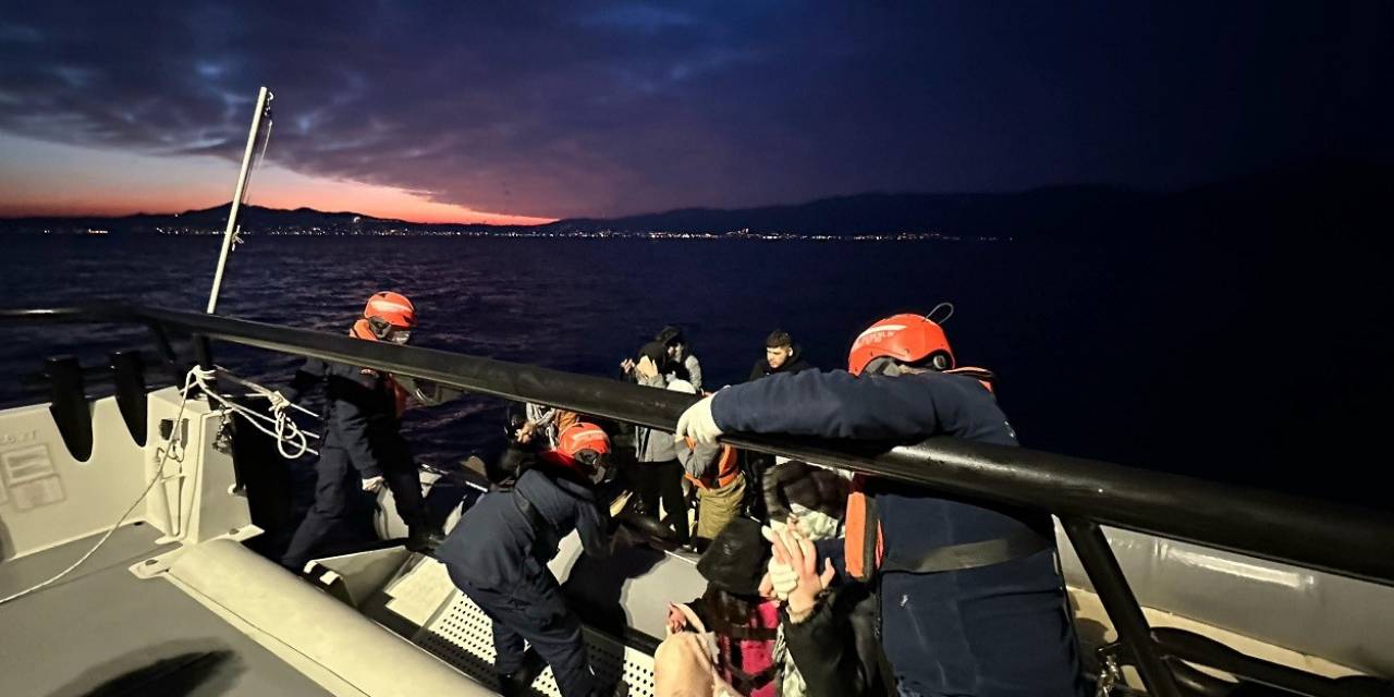 Mobil Radar Tespit Etti, 19 Düzensiz Göçmen Yakalandı