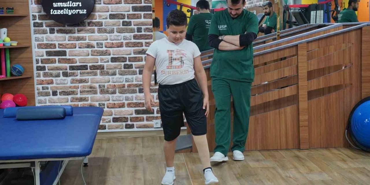 Deprem Korkusuyla Arabada Yaşayan Hasan Proteze Kavuştu