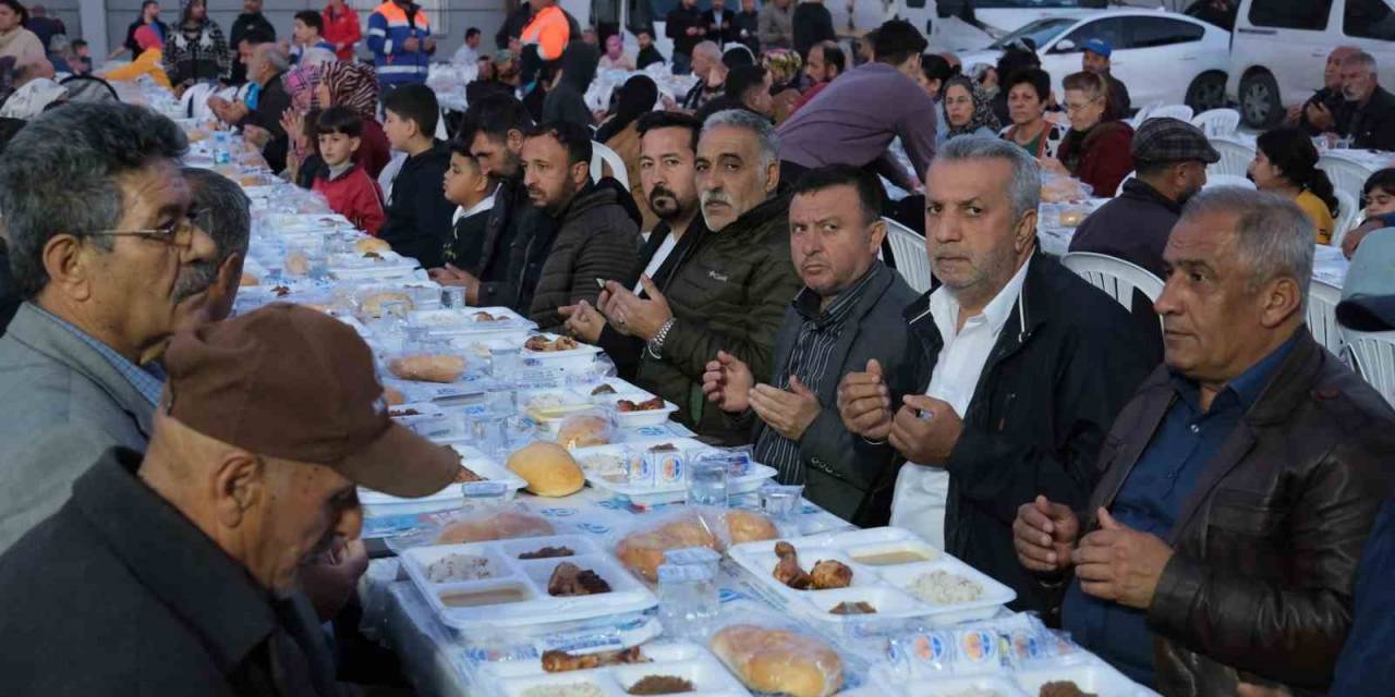 Büyükşehir Her Gün Bir Mahallede İftar Sofrası Kuruyor