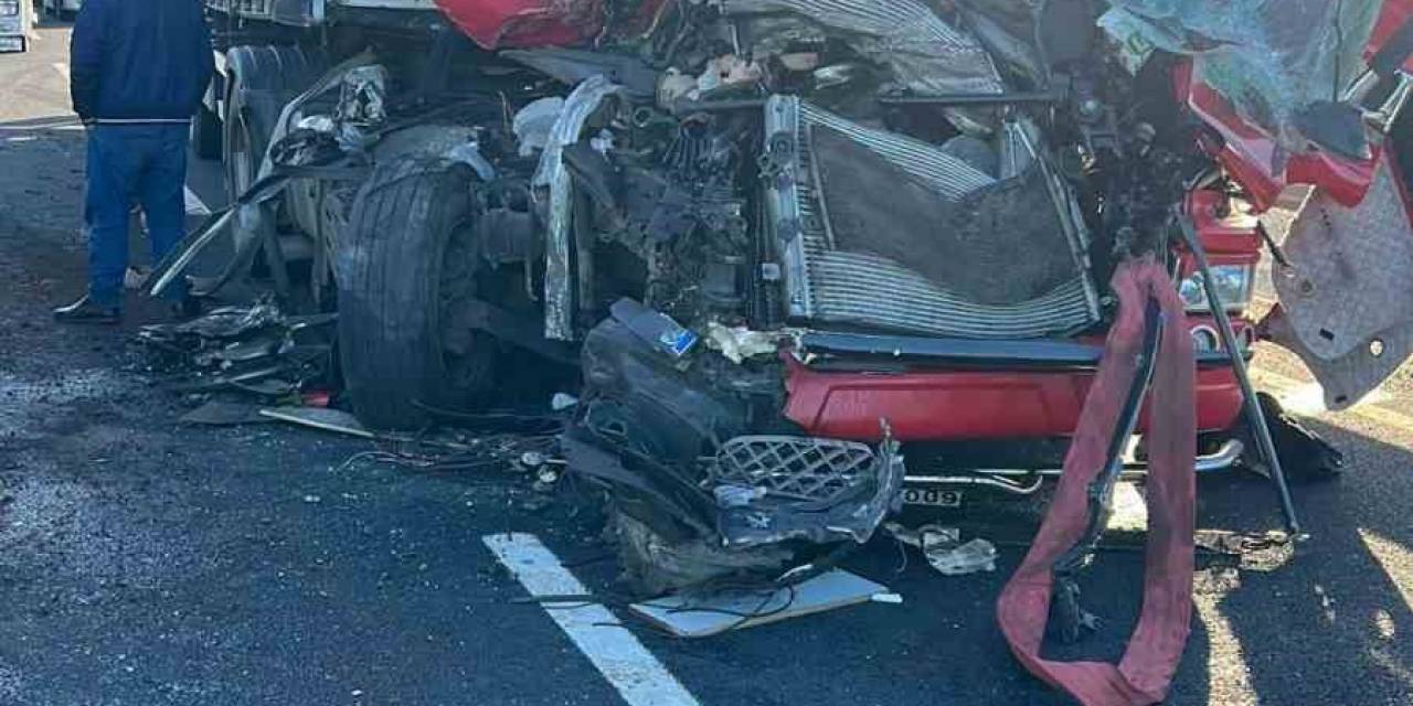 Otostop Çeken Şahıs Bindiği Tırda Hayatını Kaybetti