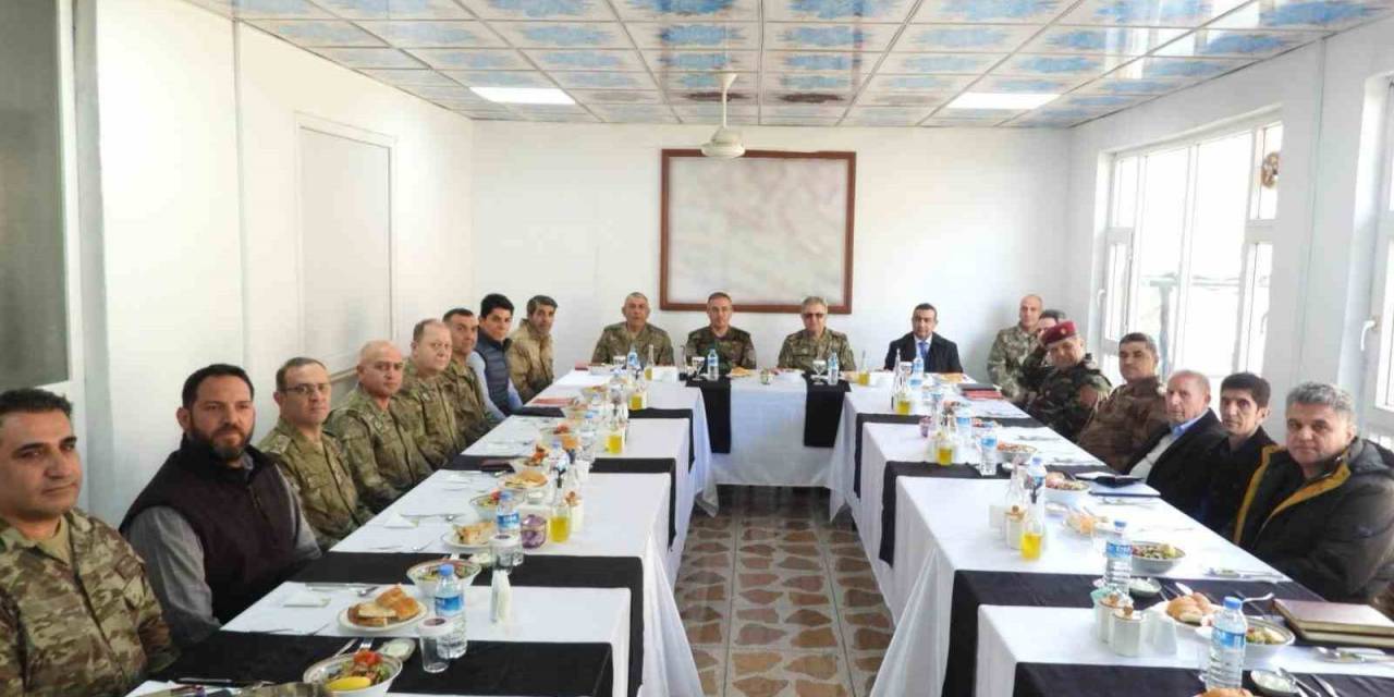 2’nci Ordu Komutanı Korgeneral Tokel, Iraklı Yerel Yetkililerle Görüştü