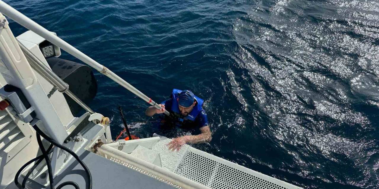 Yüzerek Yunanistan’a Geçmeye Çalıştı