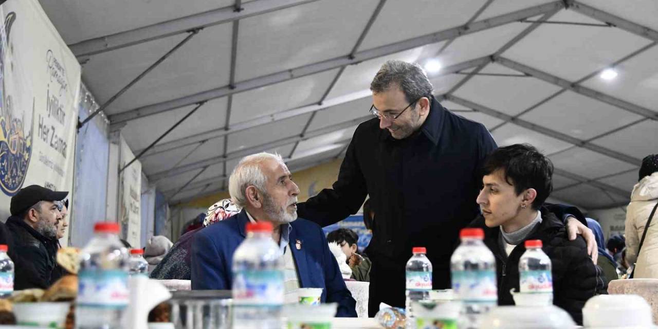 Pendik’te 13 Farklı Noktada İftar Veriliyor