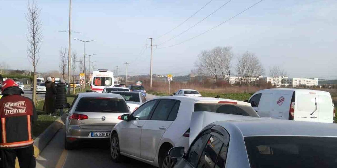 Sakarya’da 7 Araçlı Zincirleme Kaza: 5 Yaralı
