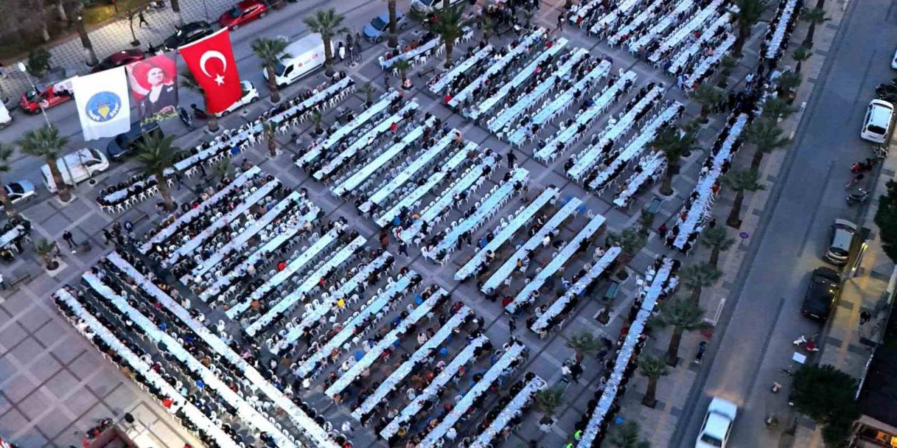 Turgutlu Belediyesinden Geleneksel İftar