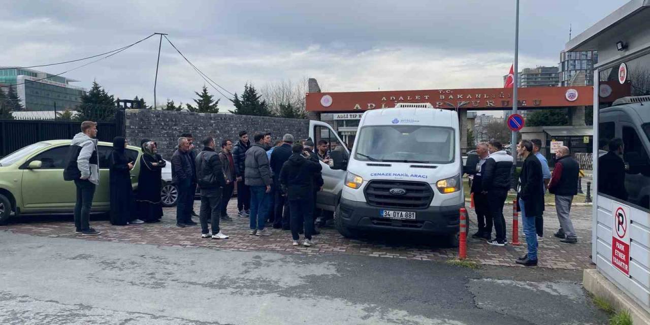 Bakırköy’deki Feci Kazada Hayatını Kaybedenlerin Cenazesi Adli Tıp Kurumu’ndan Alındı