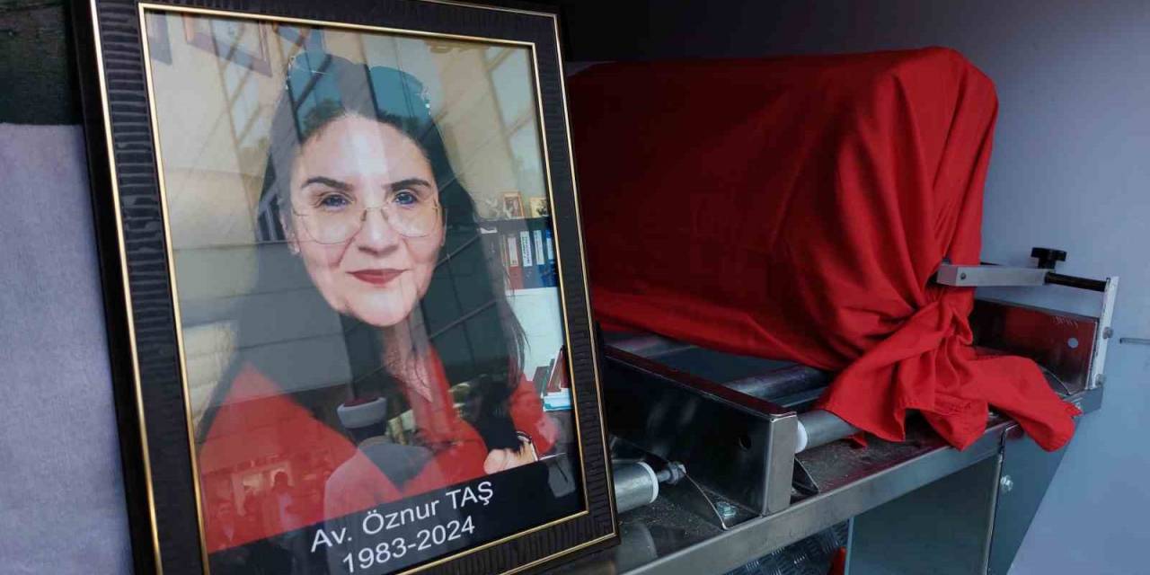 Kazada Hayatını Kaybeden Avukat Ağlattı