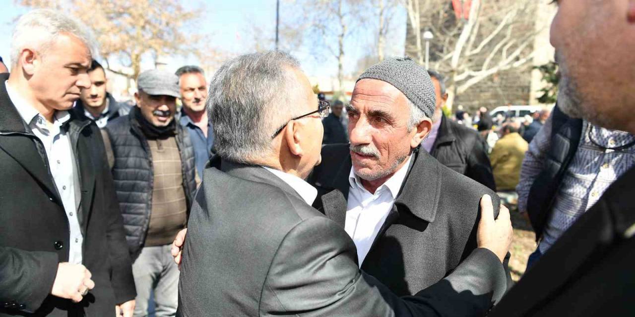 Başkan Büyükkılıç’tan Çarşı Esnafına Ziyaret