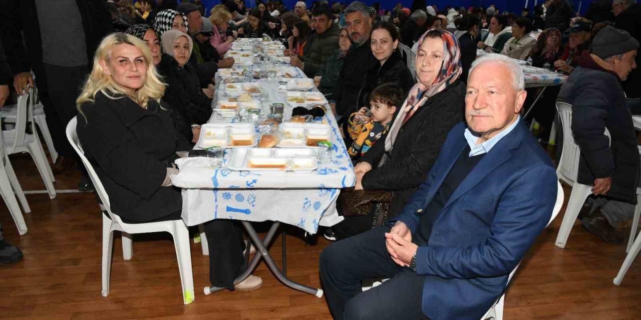 Lapseki Belediyesi İlk İftarını Dalyan Mahallesinde Verdi