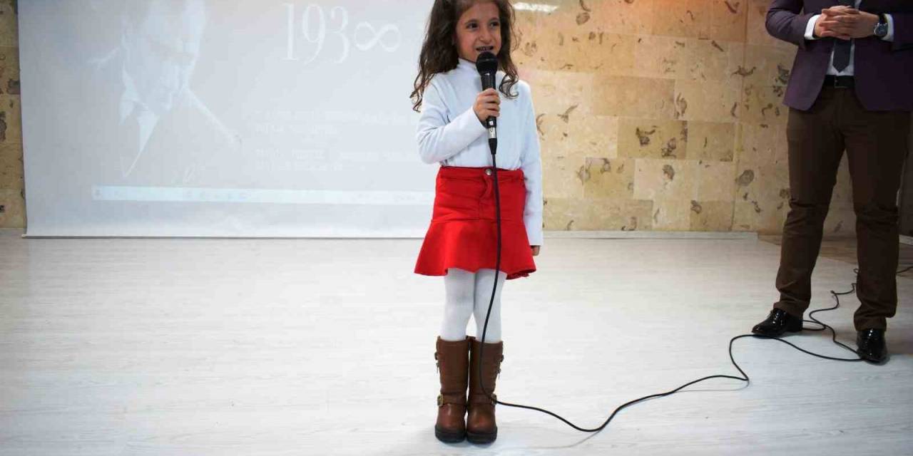 6 Yaşındaki Minik Öğrenci İstiklal Marşı’nı Ezbere Okudu