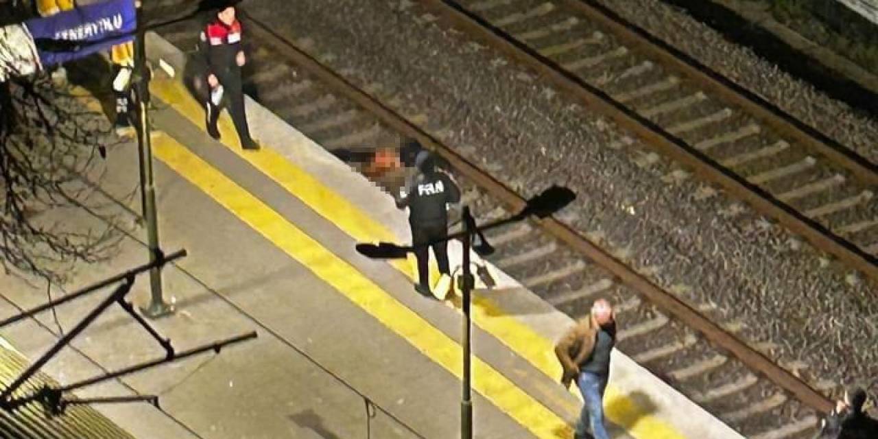 Marmaray’da Bir Kişi Raylara Atlayarak İntihar Etti