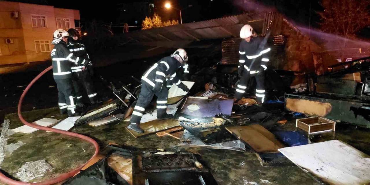 Samsun’da İkinci El Eşya Deposunda Yangın: Zarar 200 Bin Lira