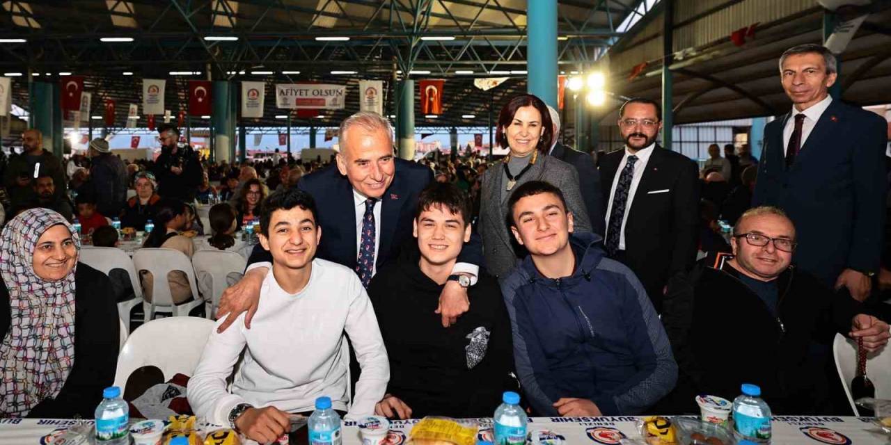 Büyükşehir Denizlilileri Mahalle İftarlarında Buluşturuyor