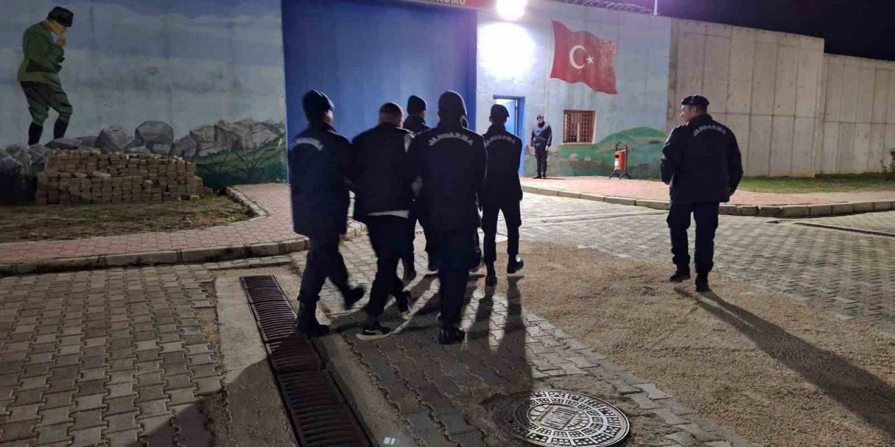 Evden Hırsızlık Yapan Şahısları Jasat Yakaladı