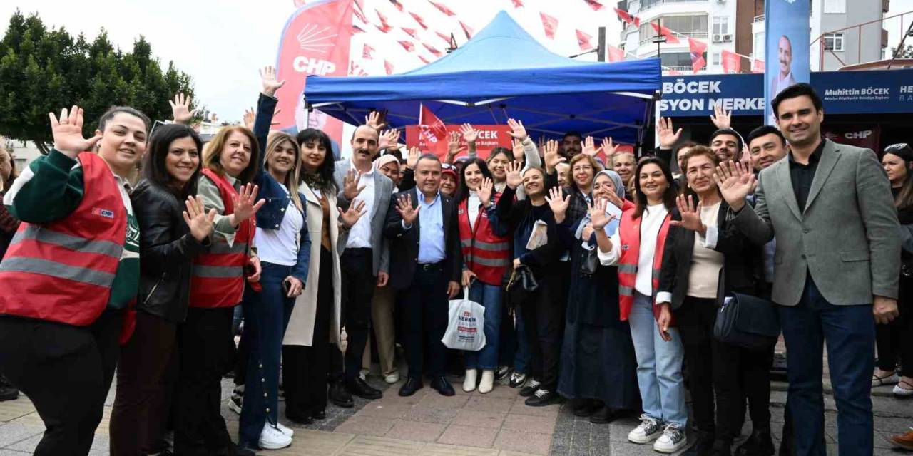 Başkan Böcek İftarını Konyaaltı’nda Esnaf Sofrasında Yaptı