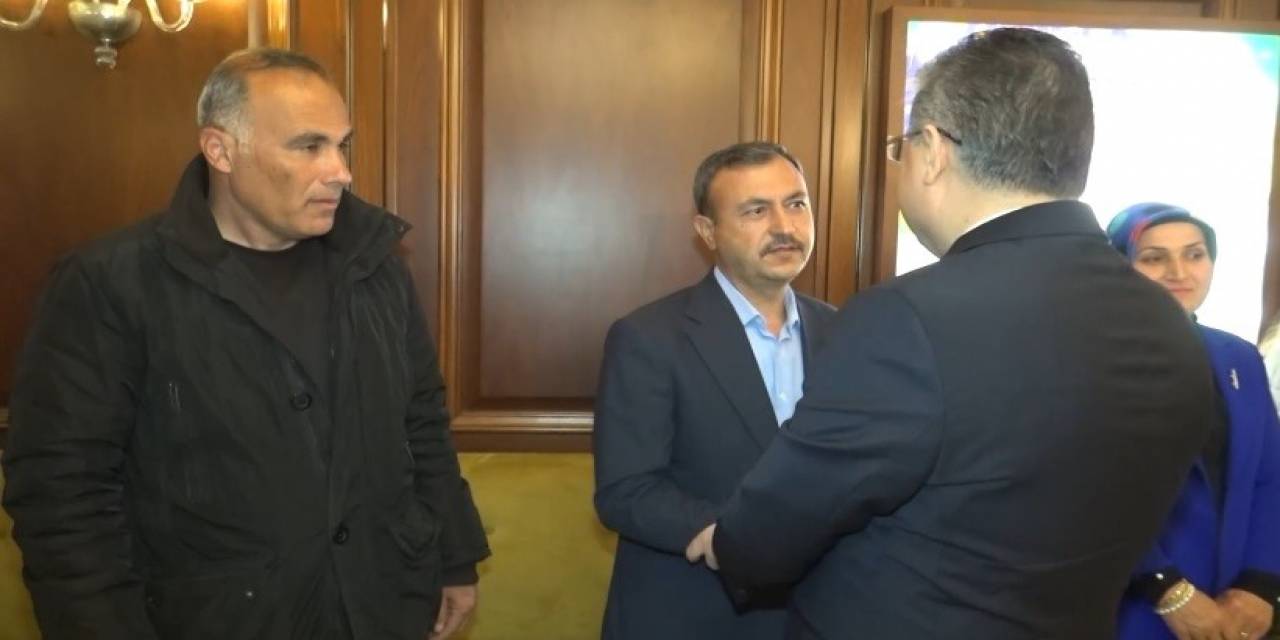 Osmaniye Valisi Yılmaz Depremde Yakınlarını Kaybedenlerle İftarda Buluştu
