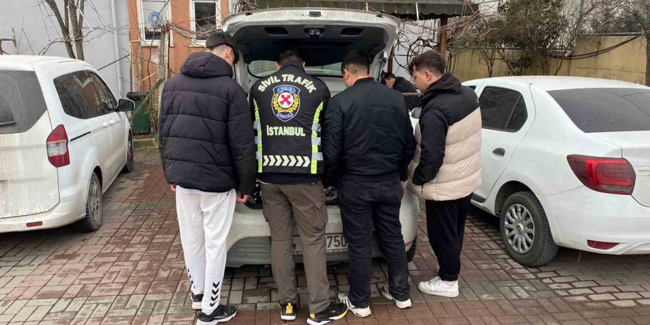 Başakşehir’de Ön Kaldırarak Trafiği Tehlikeye Düşüren Motosiklet Sürücülerine Ceza Yağdı