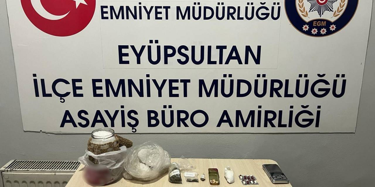 Eyüpsultan’da Borçlusu Tarafından Alıkonulan Kadın, Kardeşine Konum Atınca Kurtuldu