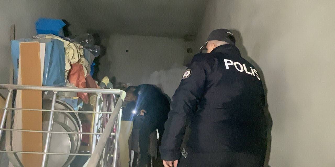 Boş Binada Yanıp Sönen Işıklar Korkuttu