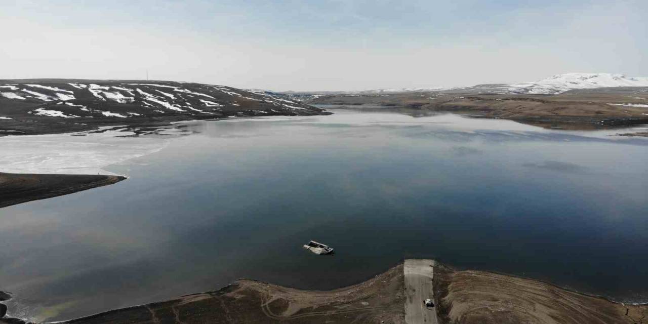 Kars Baraj Gölü’nün Buzları Çözüldü