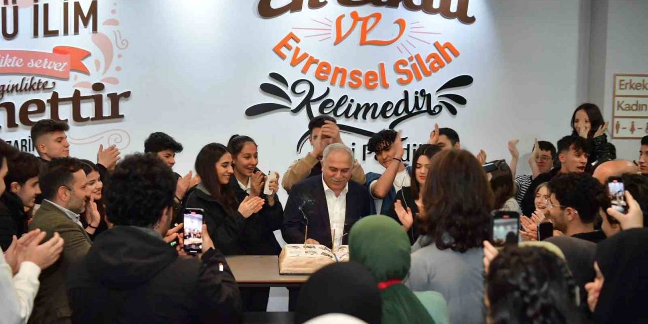 Fatih Kütüphanelerinin Üye Sayısı 300 Bine Ulaştı