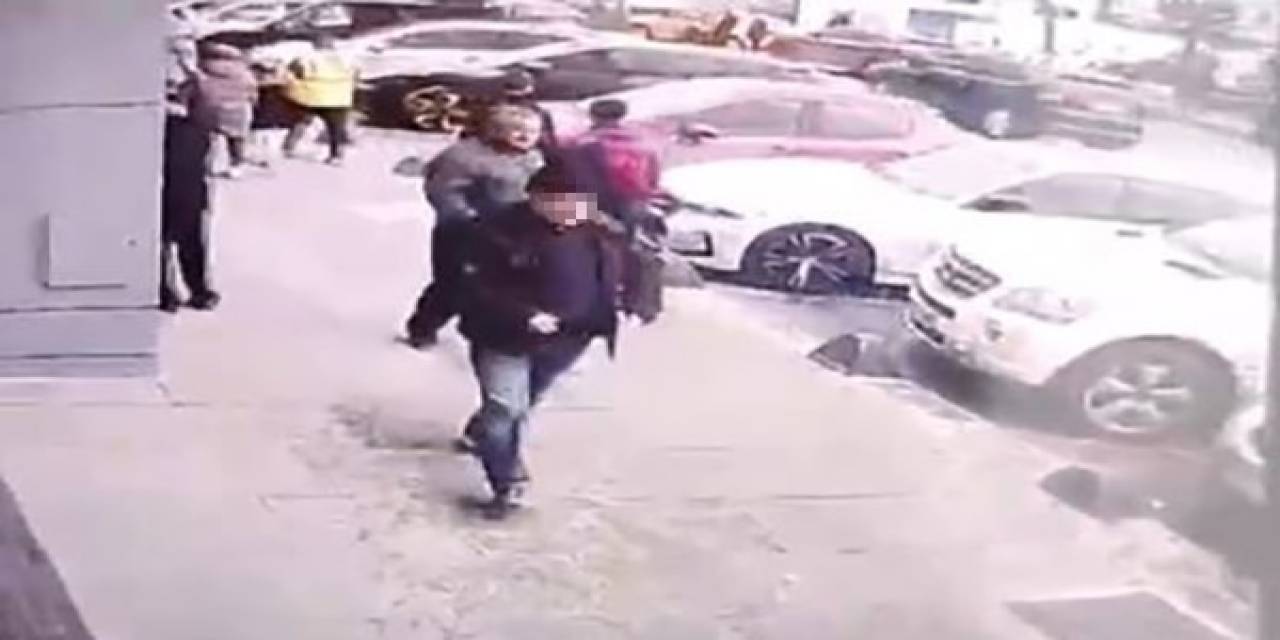 Arkadaşını Vuran Zanlının Sakince Uzaklaştığı Anlar Kamerada