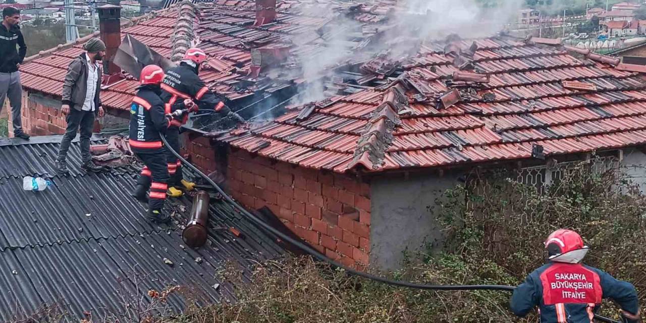 Sakarya’da İftar Vakti Korkutan Yangın