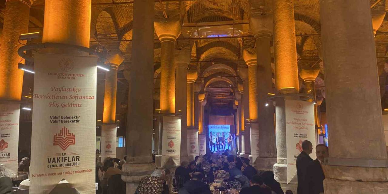 Tarihi Binbirdirek Sarnıcı’nda Düzenlenen İftar Programına Yoğun İlgi