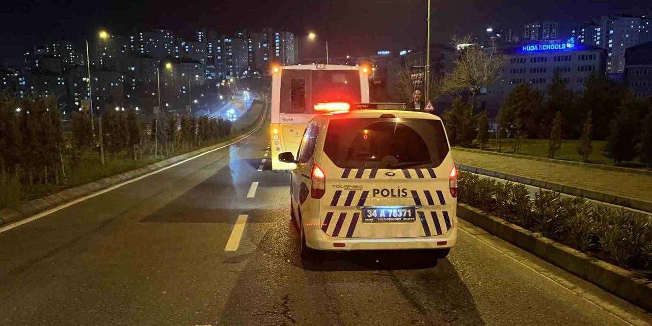 Başakşehir’de "Yol Verme" Kavgası: Otobüs Şoförünü Bıçaklayıp Kaçtı