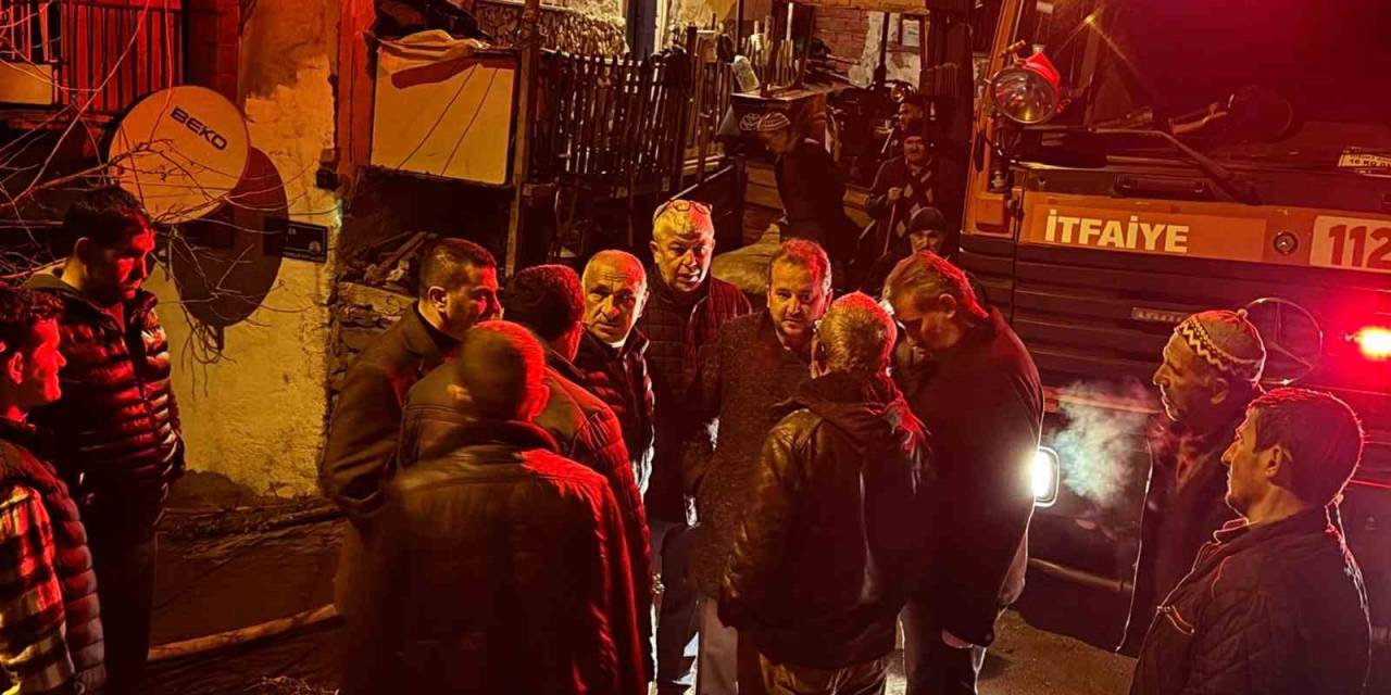 Milletvekilinin Ziyareti Sırasında Köy Evinde Yangın Çıktı