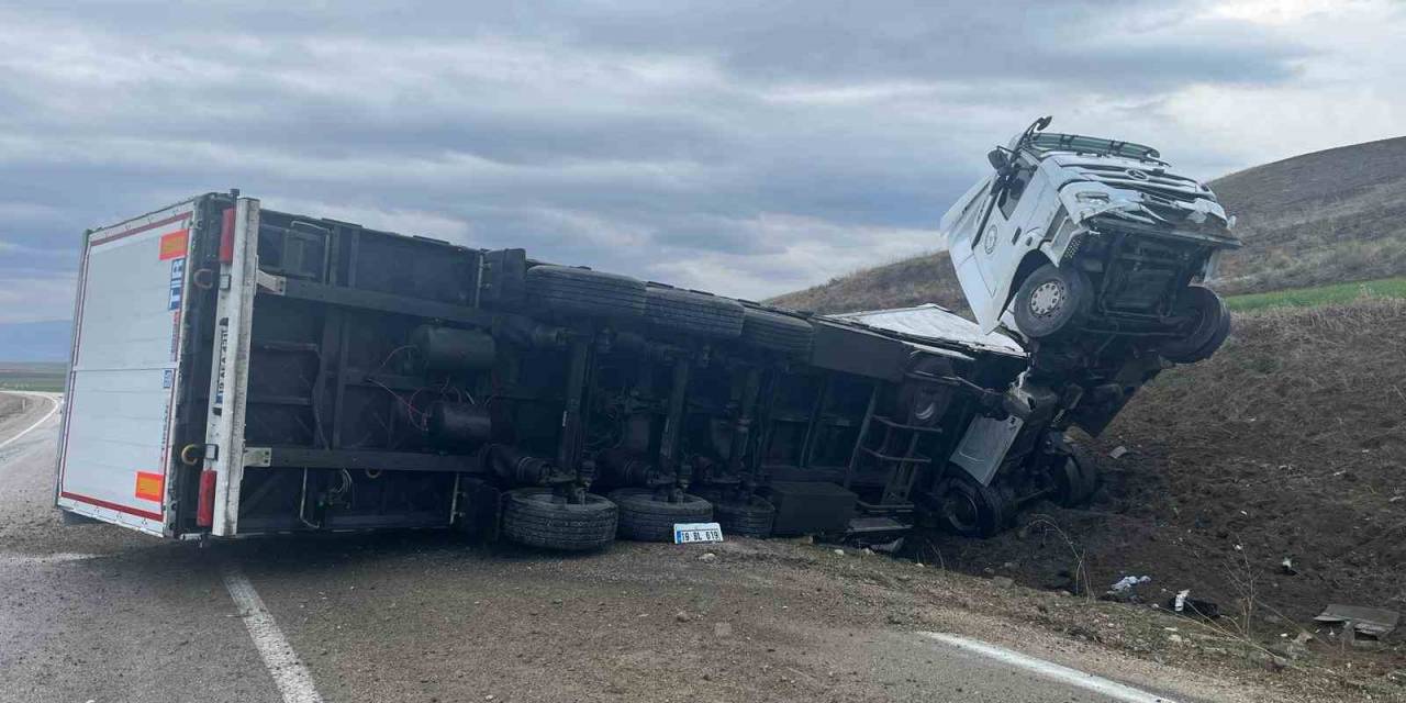 Amasya’da Tır Devrildi, Kupası Şahlandı