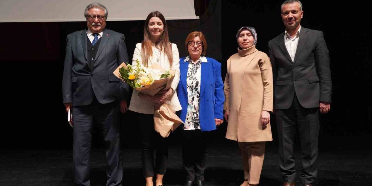 Söyleşi İçin Salonlar Doldu Taştı