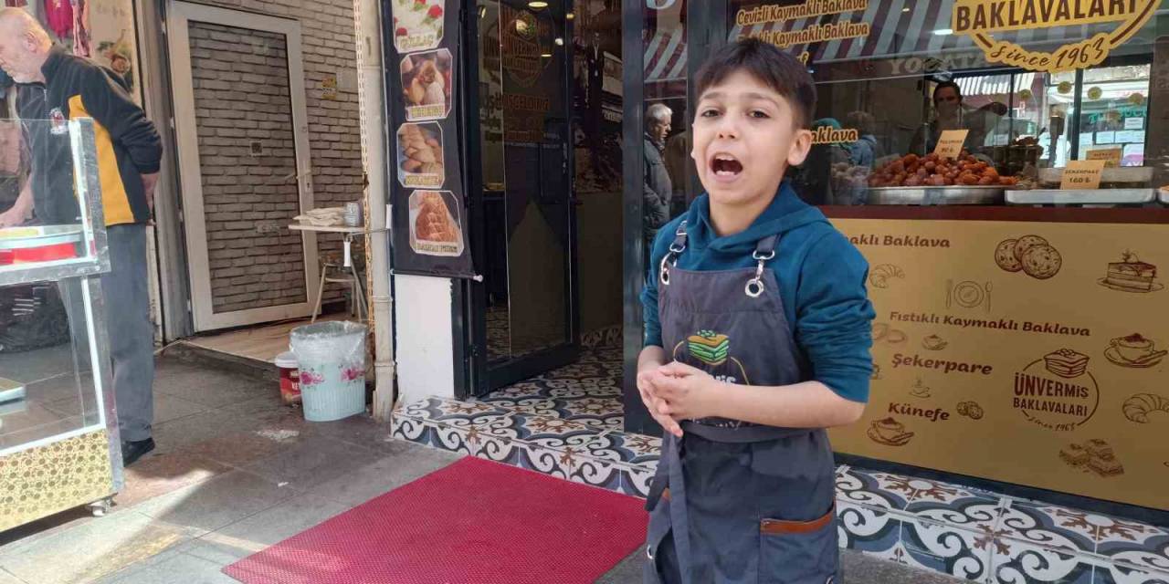 Tatlıcı 8 Yaşındaki Emre Görenlerin Sevgisini Kazanıyor