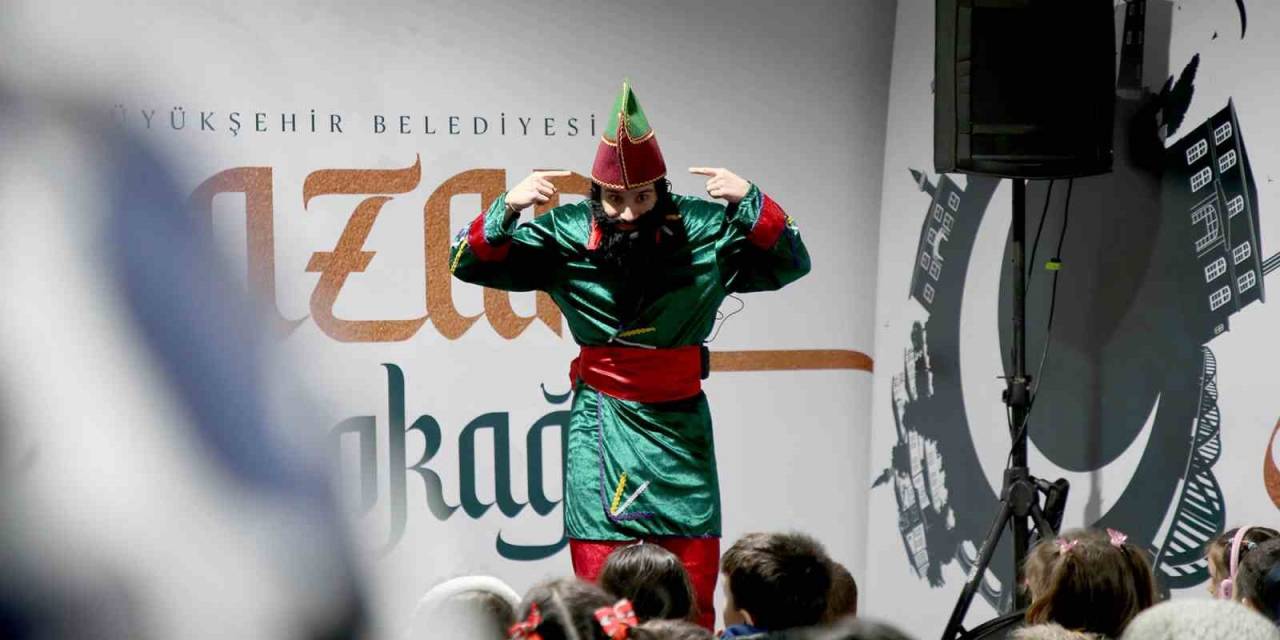 Sakarya 11 Ayın Sultanı Ramazan’ın Huzurunu Bu Sokakta Hissediyor