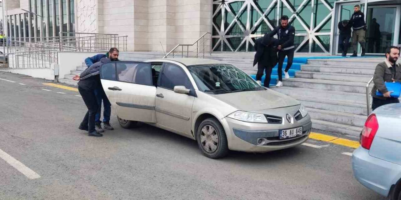 Kars’ta 3 Kafadar Dolandırıcı Suçüstü Yakalandı