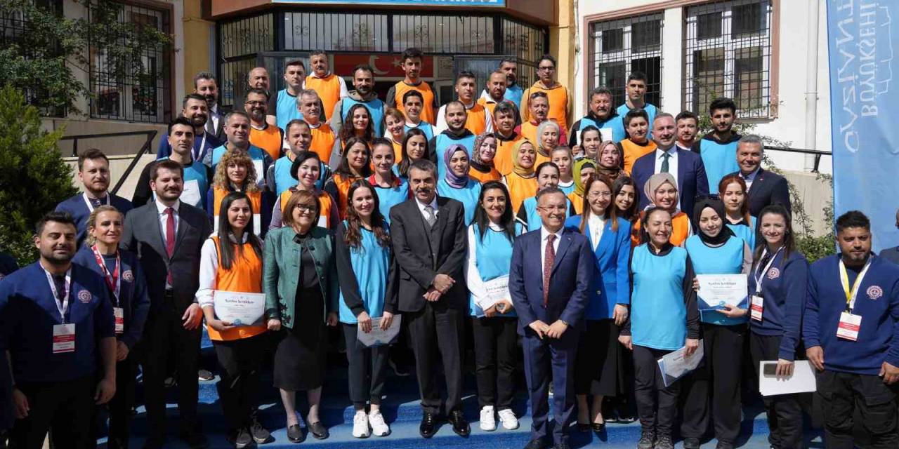 Bakan Yusuf Tekin: "Okullarımızı Eski Zamanlarda Olduğu Gibi Cıvıl Cıvıl Hale Getireceğiz"