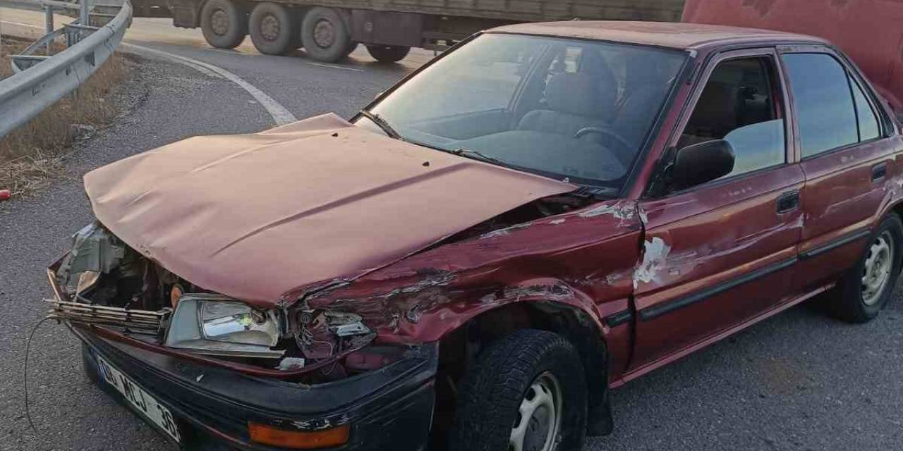 Sivas’ta Trafik Kazası: 3 Yaralı