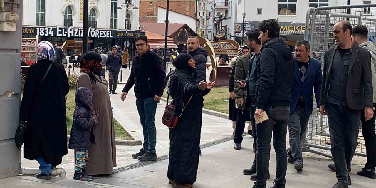 Zabıtalara, "Dişim Ağrıyor Hastaneye Gideceğim" Diyerek Kaçan Dilenci Kamerada