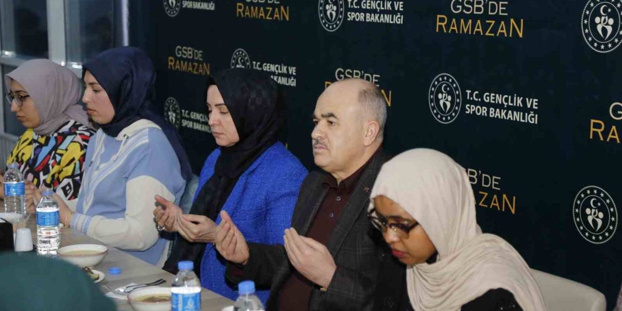 Vali Dağlı: “İyi Yetişmiş Bir Gençlik, Bu Ülkeyi Dünyanın En Önemli Aktörü Haline Getirecektir”