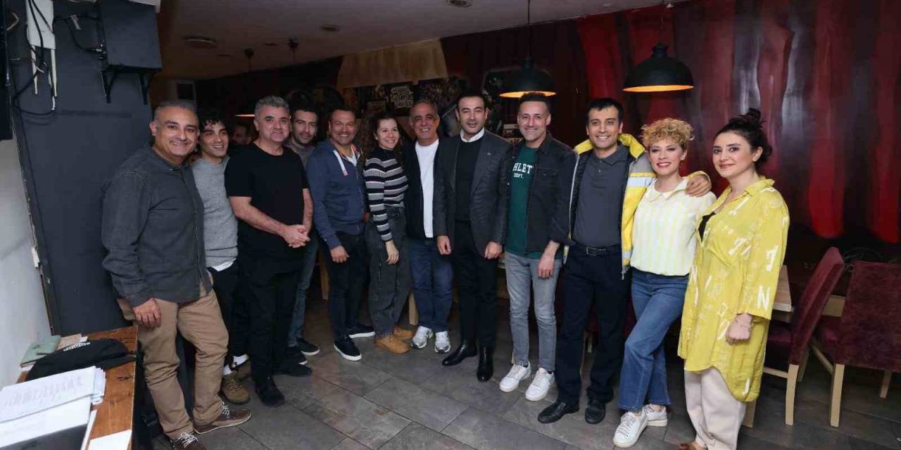 Beşiktaş Belediye Başkanı Rıza Akpolat’tan, Komedi Programına Ziyaret