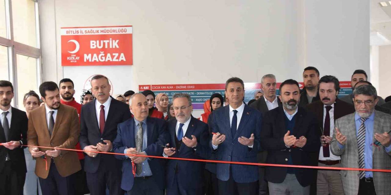 Kızılay’dan Üniversite Ve Hastaneye Konfeksiyon Mağazası