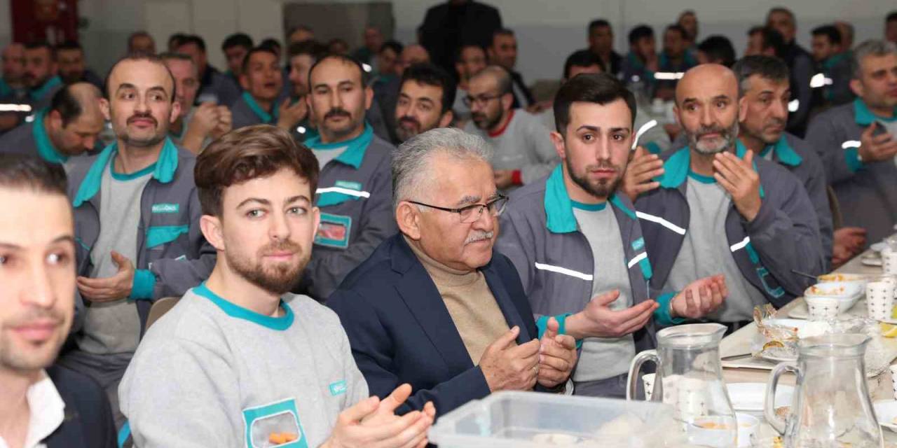 Başkan Büyükkılıç, İşçilerle Birlikte Sahur Yaptı