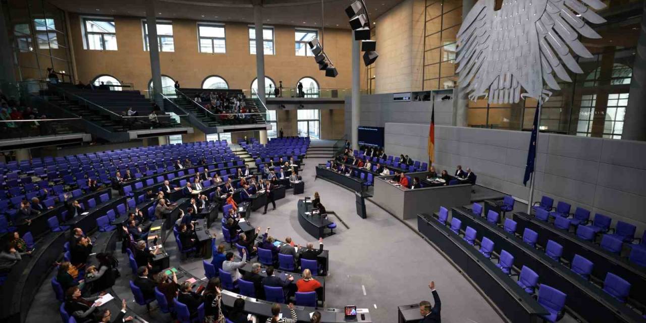 Alman Meclisi, Ukrayna’ya Taurus Füzesi Sevkiyatını Reddetti