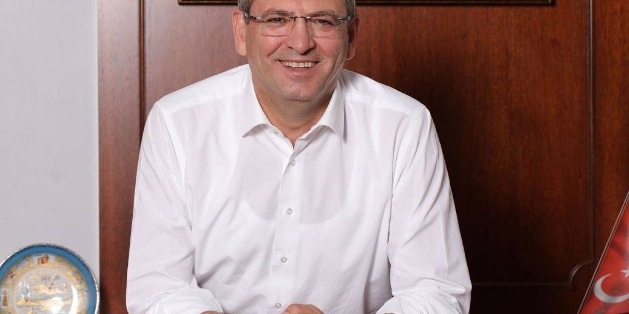 Ayvalık Belediye Başkanı Mesut Ergin, “Ayvalık’a Hizmet Vermeyenler Şimdi Bol Bol Vaatler Sıralıyor”