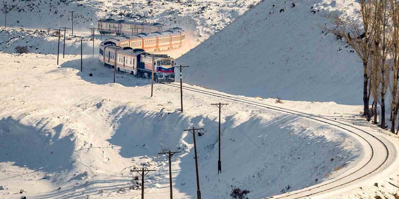 Bakan Uraloğlu: "Turistik Doğu Ekspresi İle 11 Bin 611 Yolcu Seyahat Etti"